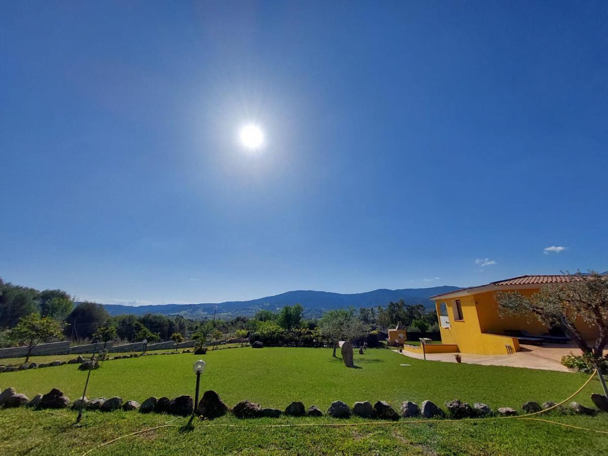 シニスコーラ Indipendente Con Piscina Uso Esclusivo Internet Illimitatoヴィラ エクステリア 写真